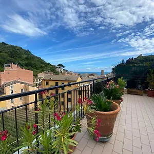 la-terrazza-di-monterosso.hotelitalianriviera.com/